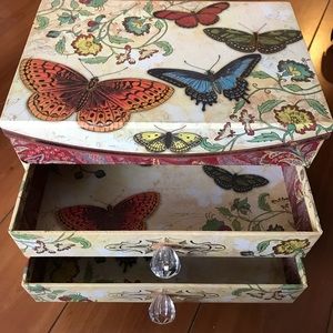 A two set jewelry box